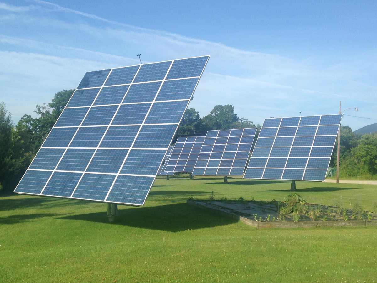 Instalación real de paneles solares fotovoltaicos